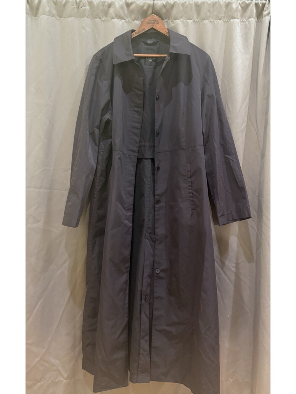 Sanyo New York Men's Trench Coat/Rain Jacket w/Adjustable waist Size L Pre-owned